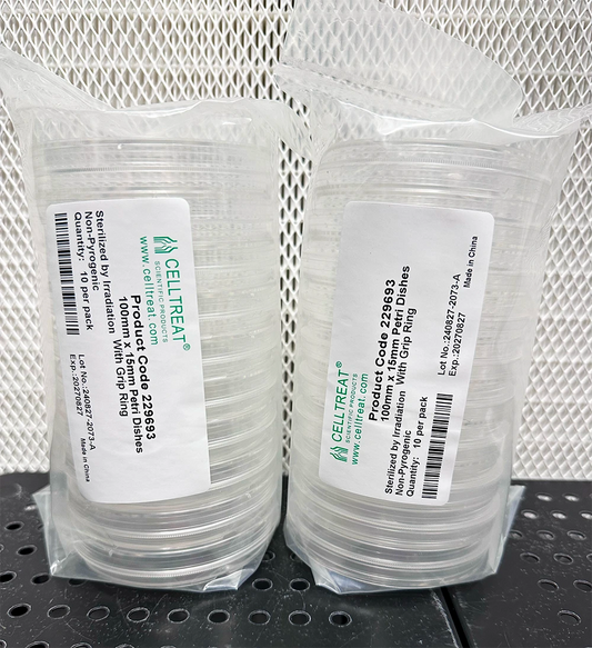 Stack of 100mm sterile petri dishes with grip ring, shown in 20-pack packaging